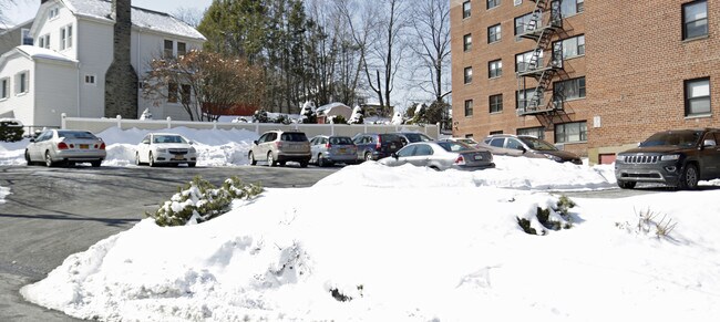 Outdoor Parking - The Caroline