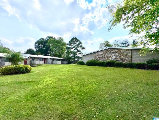 Building Photo - 1700 Greenbrier Dear Rd