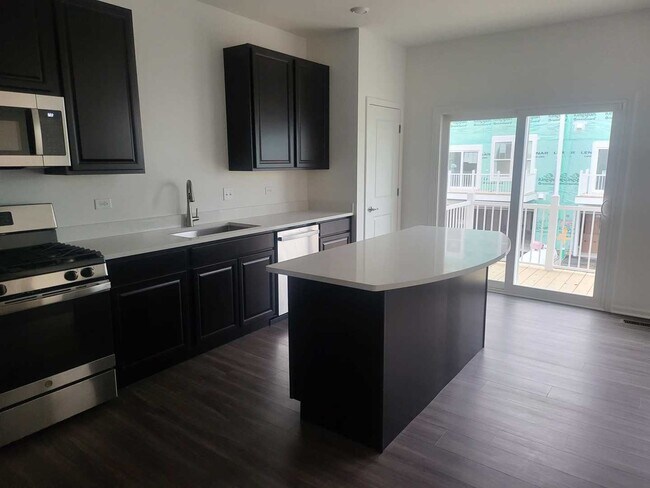 Foto del edificio - 535 Wolverine Dr