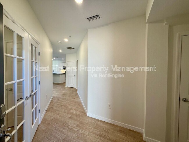 Building Photo - 585 Orchard Pass Ave