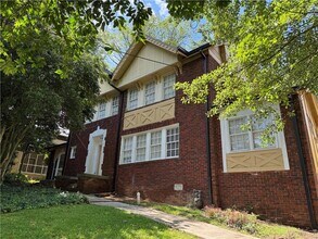 Building Photo - 46 Delmont Dr NE