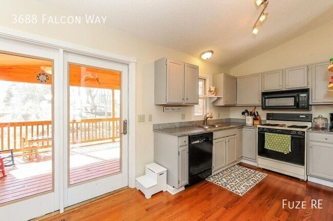 Building Photo - 3688 Falcon Way