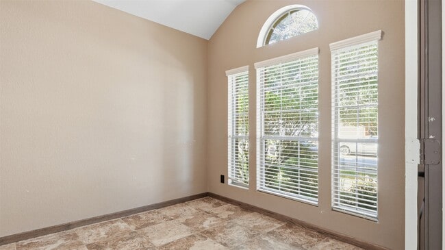 Building Photo - 5514 Fountain Arbor Ln