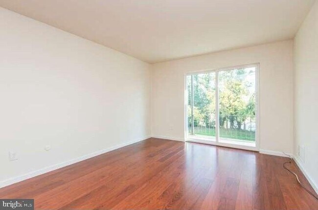 Foto del edificio - 326 Hermit St