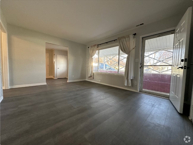 Building Photo - 3009 Greenbelt Dr