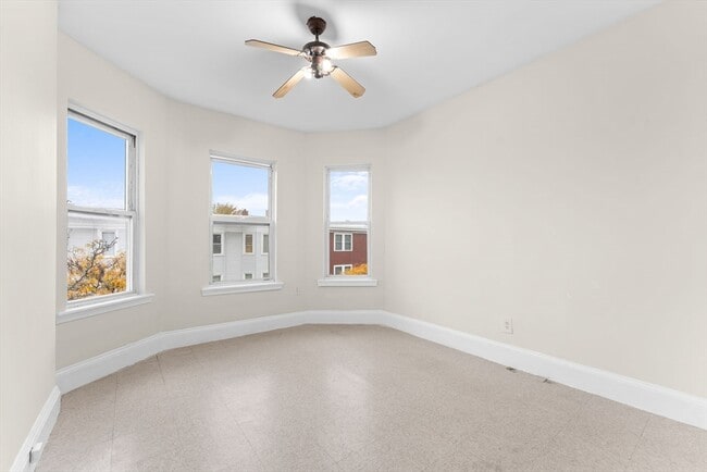 Foto del edificio - 239 Bowdoin St