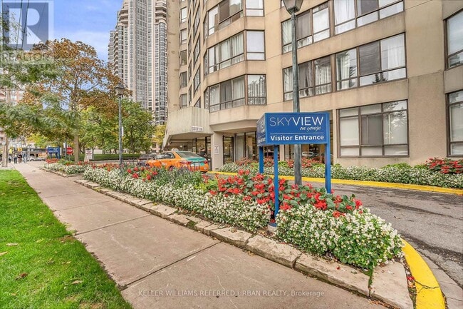Photo du bâtiment - 5444 Yonge St