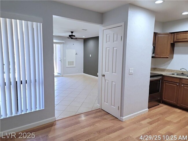 Building Photo - Charming 1-Bed Condo in Desert Shores Vill...
