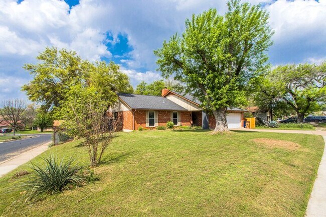 Building Photo - 10100 Faylin Dr