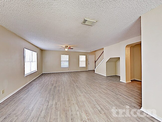 Building Photo - 8015 Chestnut Barr Dr