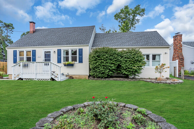 Building Photo - 521 Smith Dr