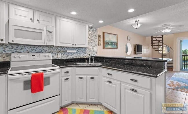 Foto del edificio - 6201 Padre Blvd