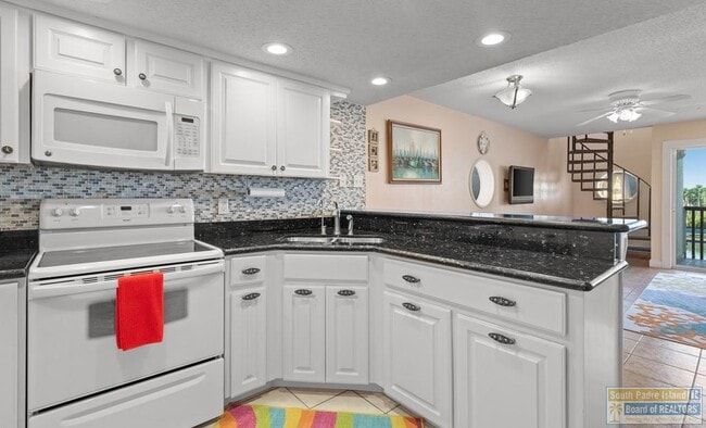 Building Photo - 6201 Padre Blvd