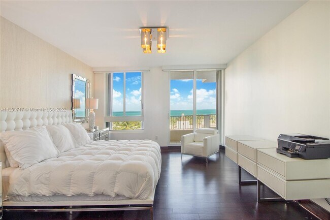 Foto del edificio - 785 Crandon Blvd