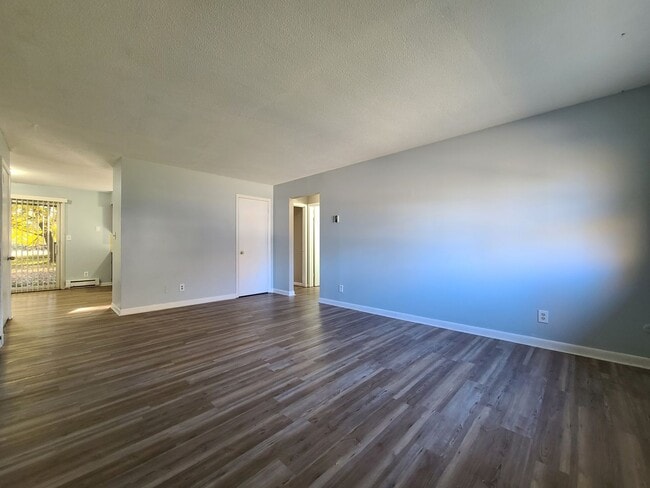 Foto del edificio - 2206 Welch Dr