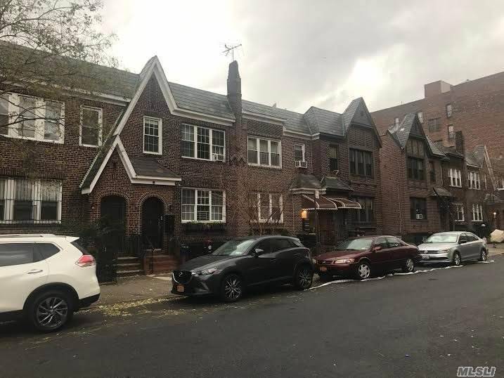 Primary Photo - 45-40-45-44 44th St