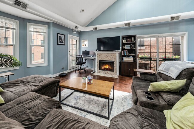 Foto del edificio - 811 W Superior St