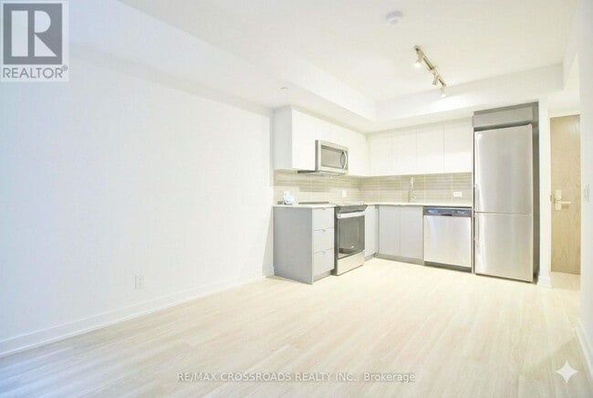 Building Photo - 30 Tretti Wy