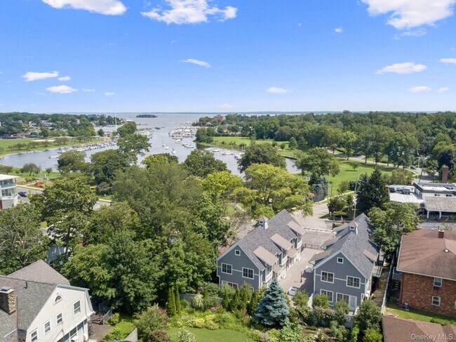 Foto del edificio - 620 W Boston Post Rd