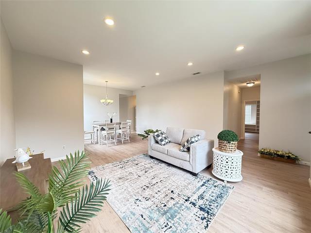 Foto del edificio - 8525 Clearcreek Cir