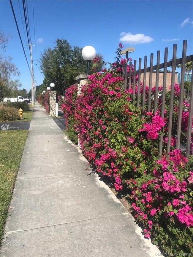 Foto del edificio - 9641 SW 77th Ave