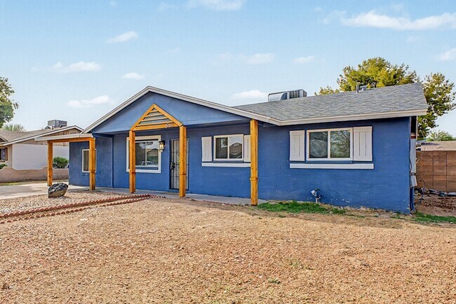 Foto del edificio - 3 bedroom home!