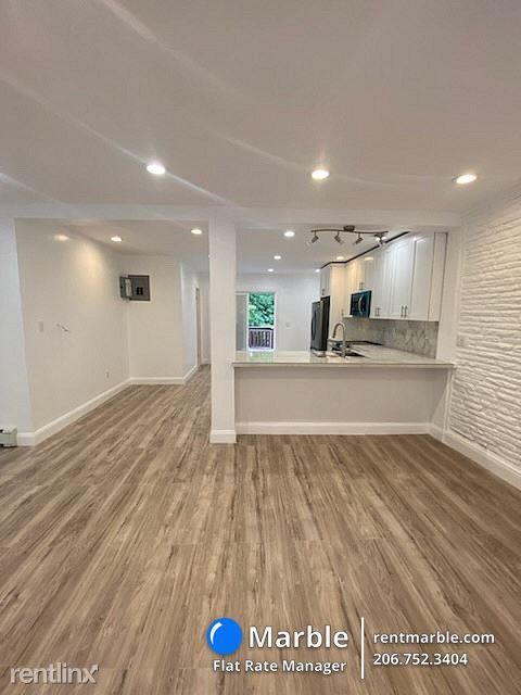 Building Photo - 2 br, 2 bath House - 403 N 8th Street #2