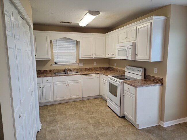 Building Photo - 2115 Whitney S Dr