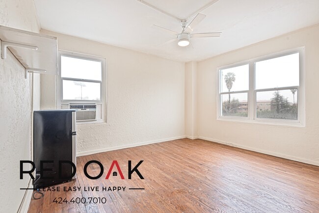 Foto del edificio - 2731 Beverly Blvd