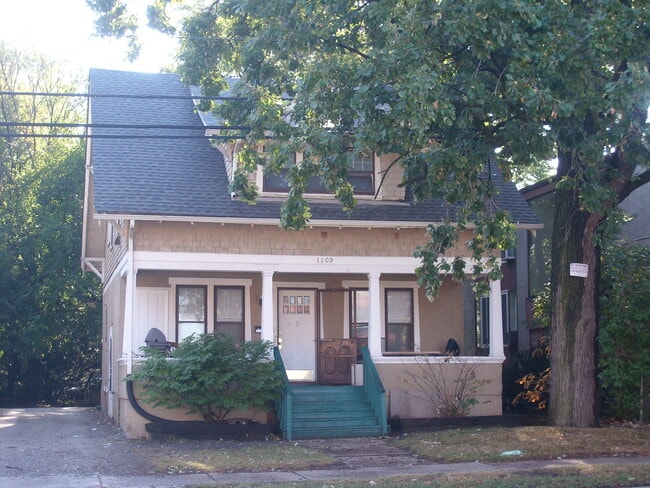 Building Photo - 1109 S State St