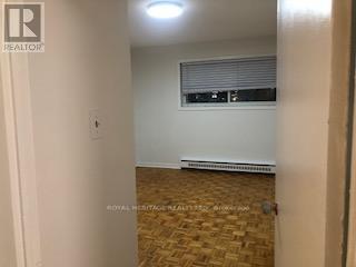 Photo du bâtiment - 945 Simcoe St N