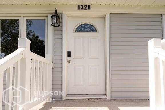 Building Photo - 1328 Crown Ln