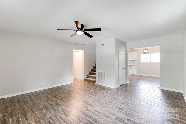 Building Photo - 4027 Bearwood Ave