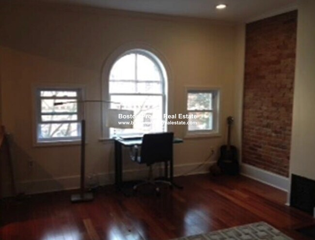 Building Photo - 45 Hemenway St