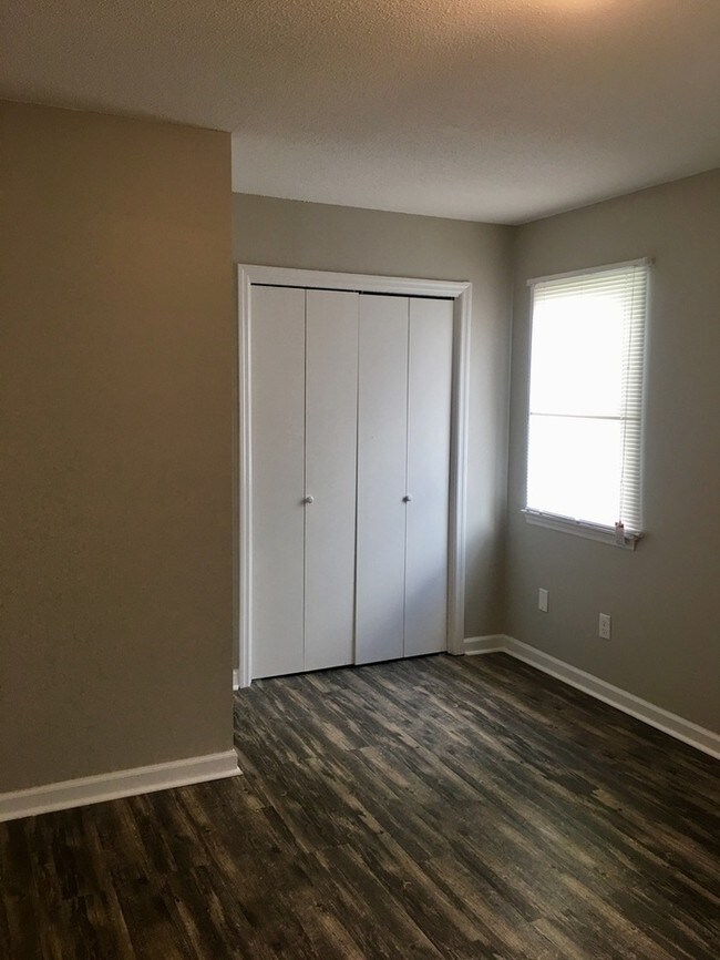 Foto del edificio - Newly Updated Townhome near Hwy-153!