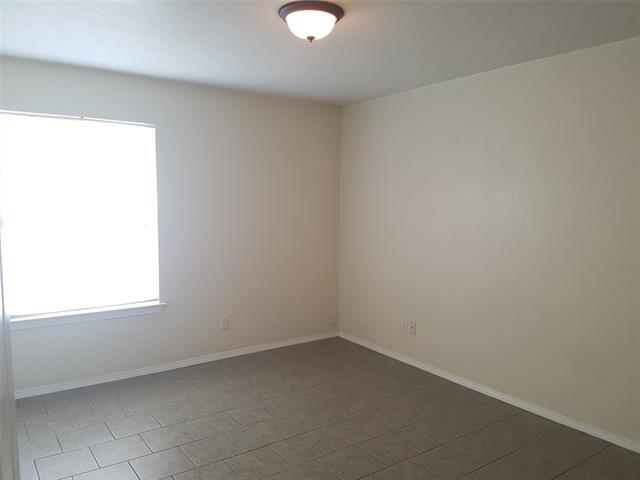 Building Photo - 301 S Blue Jay Ct