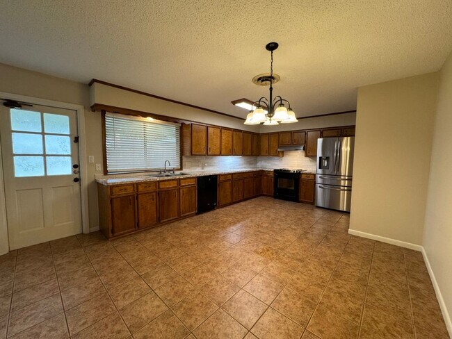 Foto del edificio - Available Now in Greenway Park!