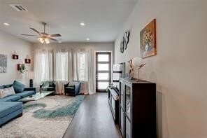 Foto del edificio - 9015 Lonestar Creekbend Ln