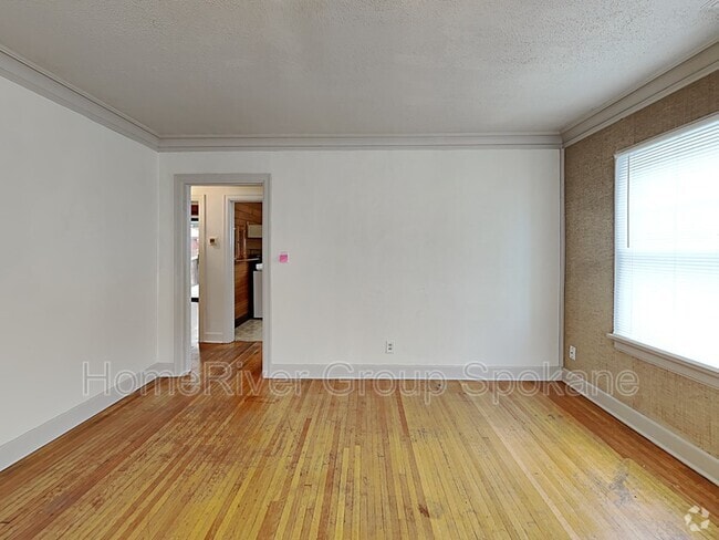 Building Photo - 3104 E 30th Ave