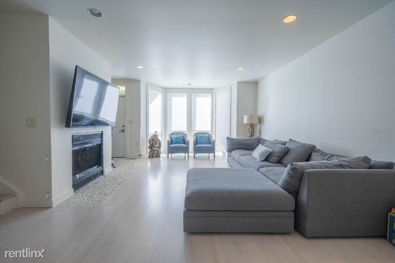 173 Kensington Dr, Fort Lee, NJ 07024 Townhome Rentals in Fort Lee NJ