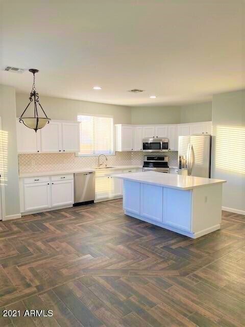 Foto del edificio - Beautifully Updated 5 Bedroom Home!