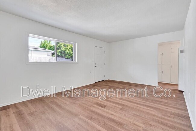 Building Photo - 6805 Alamo Way