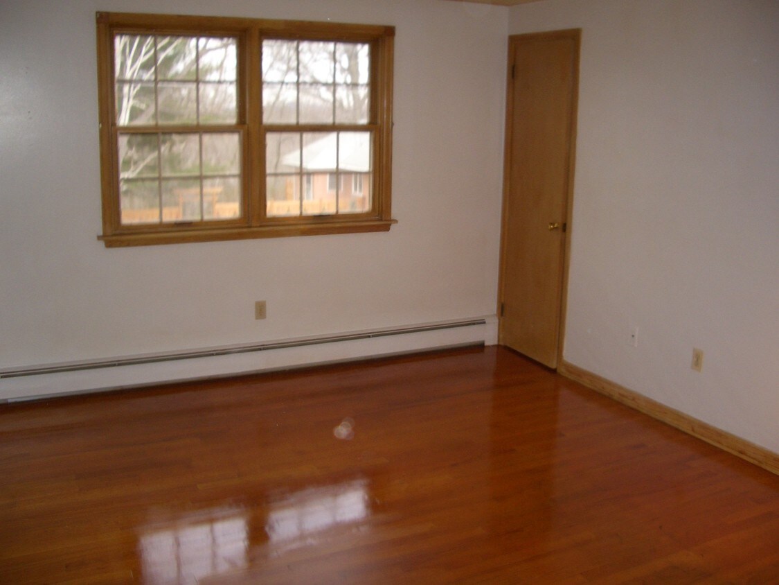 117 Catherine St, Middletown, CT 06457 Room for Rent in Middletown