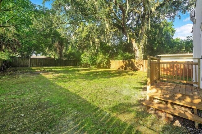 Foto del edificio - 1222 E Kaley St