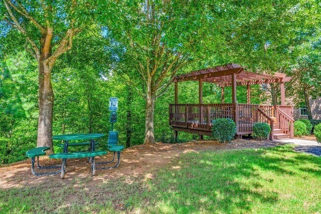 Foto del edificio - 9027 Woodland Trail