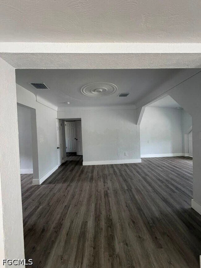 Building Photo - 10800 Orange River Blvd