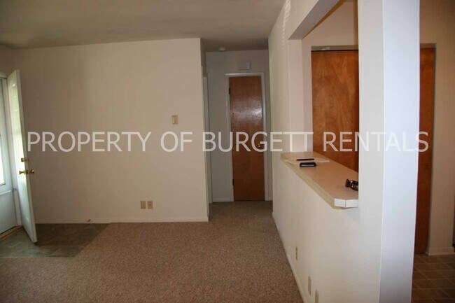 Building Photo - 3382 Woodmar Ct