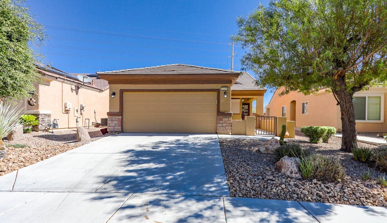 Foto principal - 55+, Age Restricted, 2 Bed, 2 Bath, Single...
