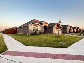 Building Photo - 4008 Whitetail Ln