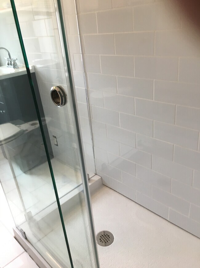 Foto del edificio - 141 E 5th Ave